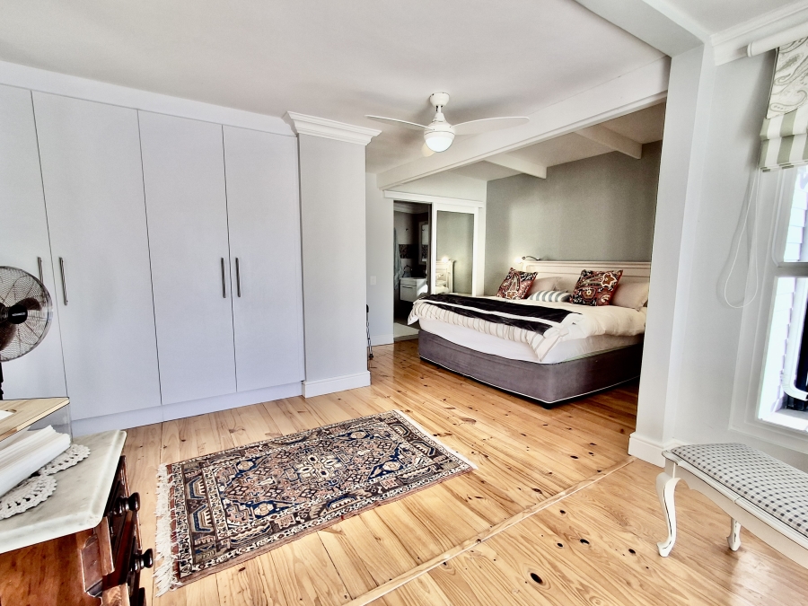 5 Bedroom Property for Sale in Grotto Bay Western Cape